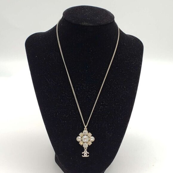 Authentic CHANEL CC with stone Necklace Silver Color - Picture 2 of 14